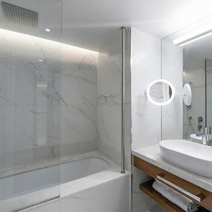 Premium Queen Room
