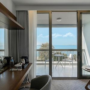 Premium Queen Room